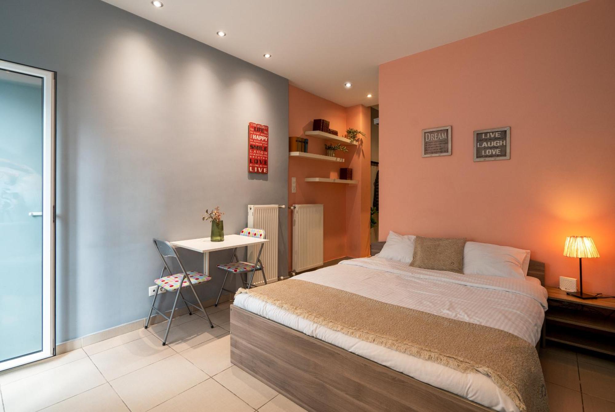 Ideally Located Apartment In Central Athén Kültér fotó
